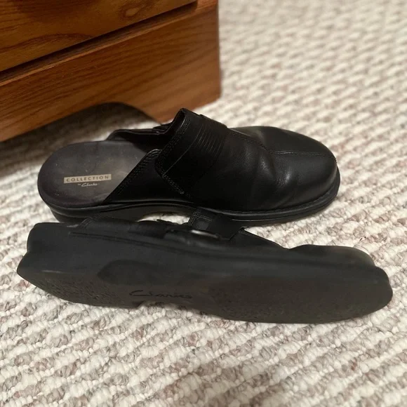 Collection by Clark’s Soft Cushion Closed Toe Slides - Picture 4 of 6